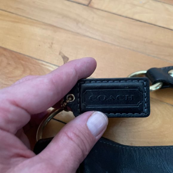 Coach black leather shoulder bag with perfect purple lining - Picture 3 of 8